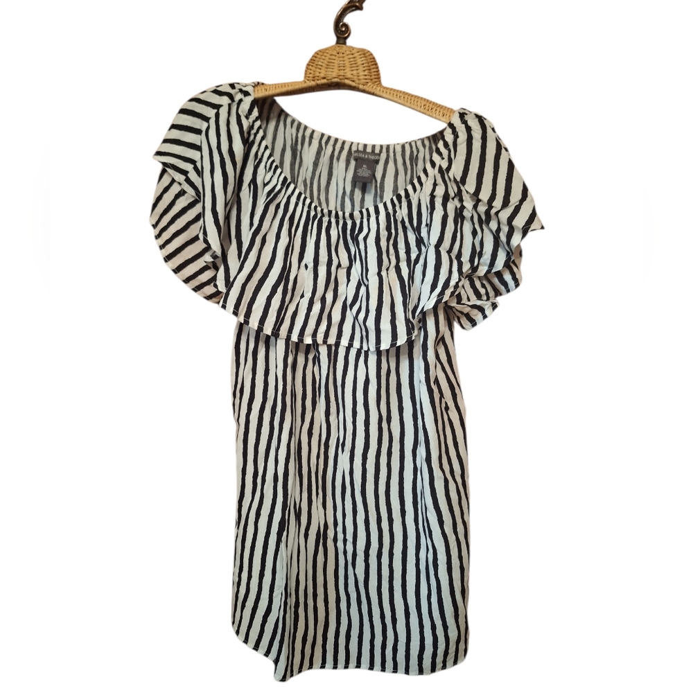 Chelsea & Theodore Black & White Striped Off the Shoulder Top Ladies XL Boho